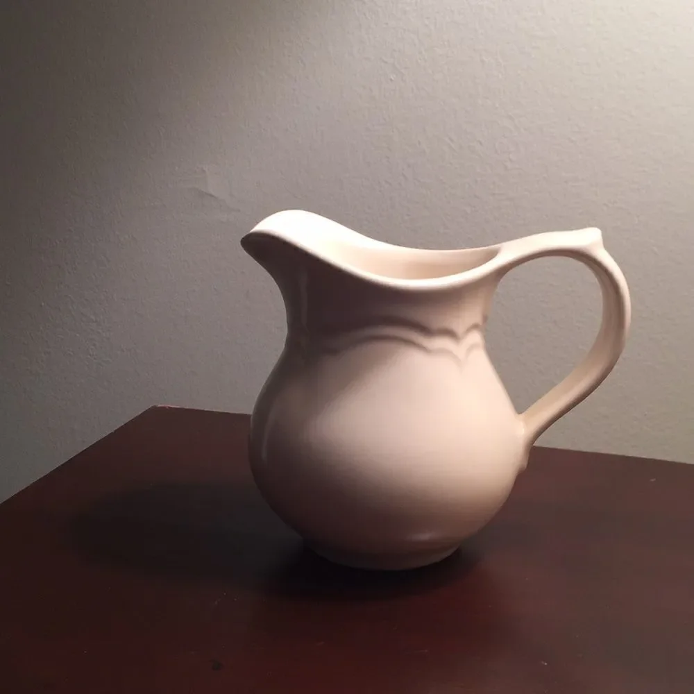 Pfaltzgraff  Creamer